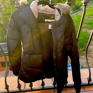Columbia sportswear parka with faux fur hood lining